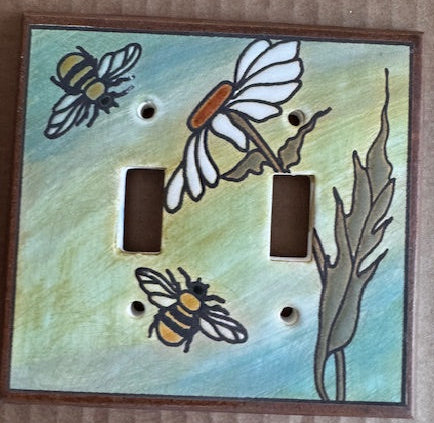 Daisy Bee Switch Plate